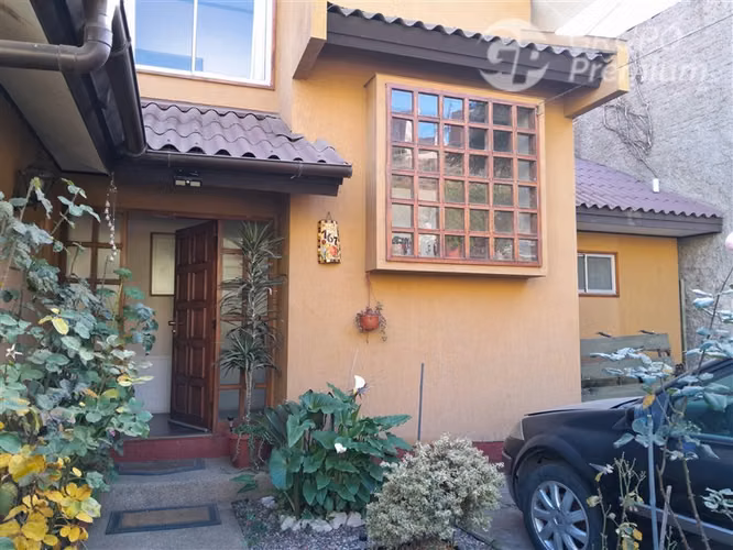Casa en venta de 4 dorm. 2 baños, en Limonares Viña del Mar