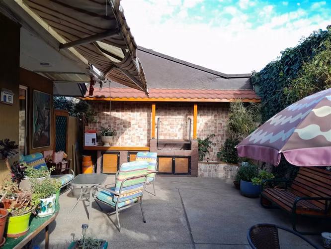 Casa en venta de 4 dorm. 2 baños, en Limonares Viña del Mar