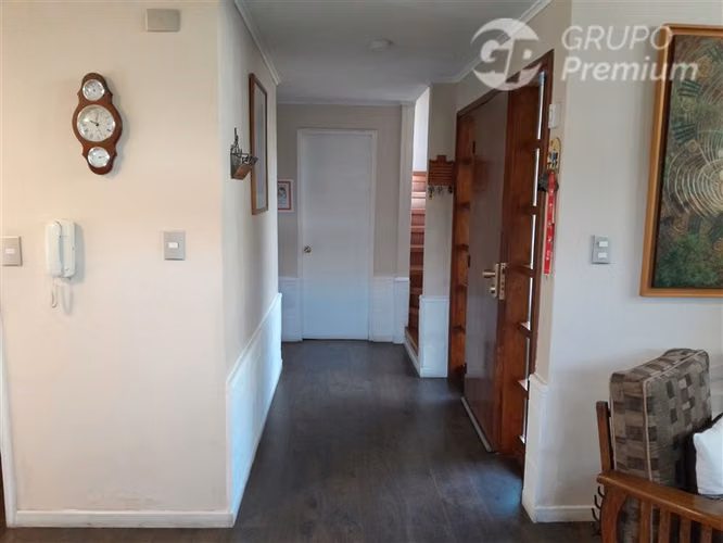 Casa en venta de 4 dorm. 2 baños, en Limonares Viña del Mar