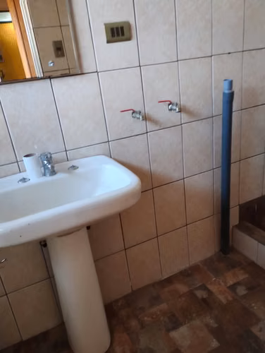 ARRIENDO CASA EN PJE EMBALSE CAREN, A PASOS JUMBO, EASY, INTERSALUD