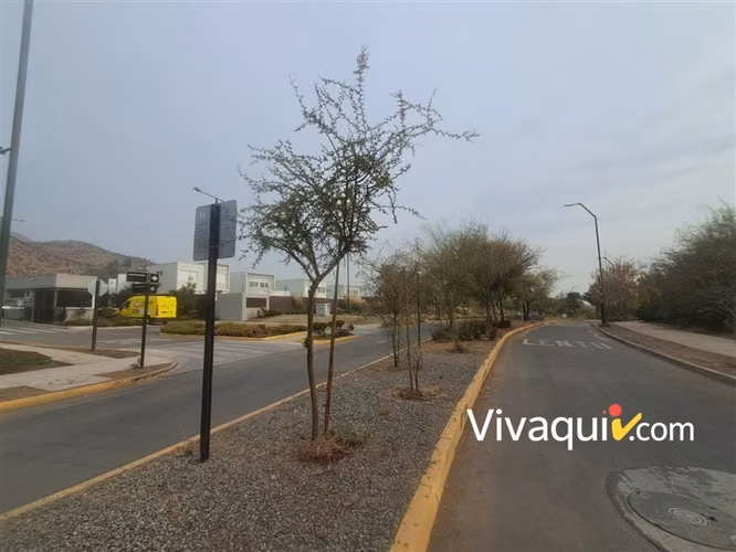 Casa en arriendo de 4 dorm. en Colina
