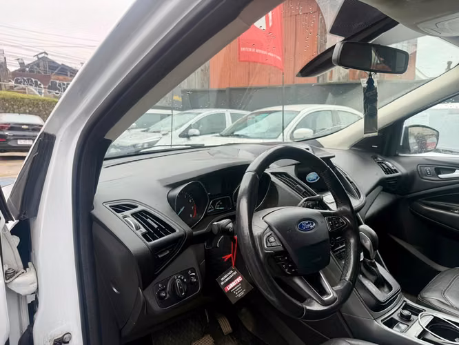 FORD ESCAPE - Imagen 6