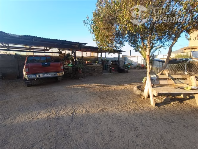 Inversión con Dos Casas y Local en Rinconada