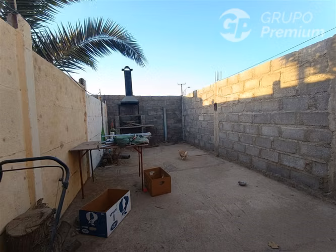Inversión con Dos Casas y Local en Rinconada