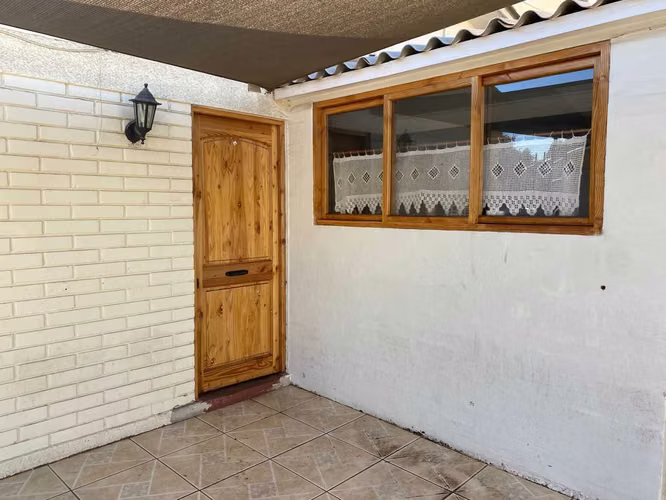 Amplia Casa con Diseño Moderno (169168)