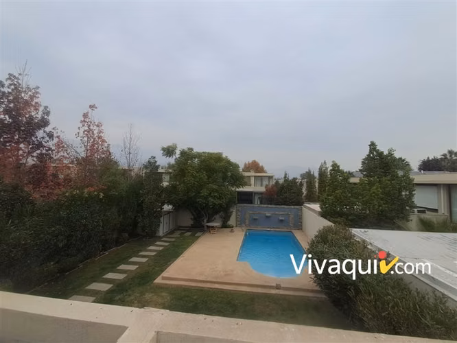 Casa en arriendo de 4 dorm. en Colina