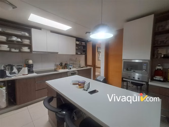 Casa en arriendo de 4 dorm. en Colina