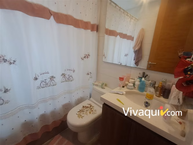 Casa en arriendo de 4 dorm. en Colina