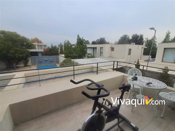 Casa en arriendo de 4 dorm. en Colina