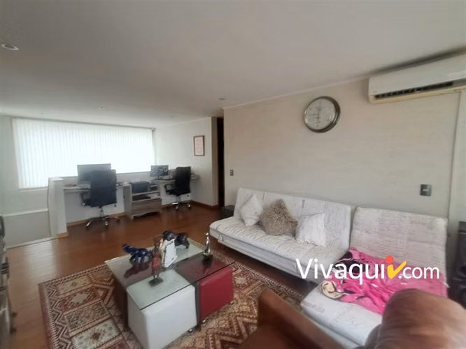 Casa en arriendo de 4 dorm. en Colina
