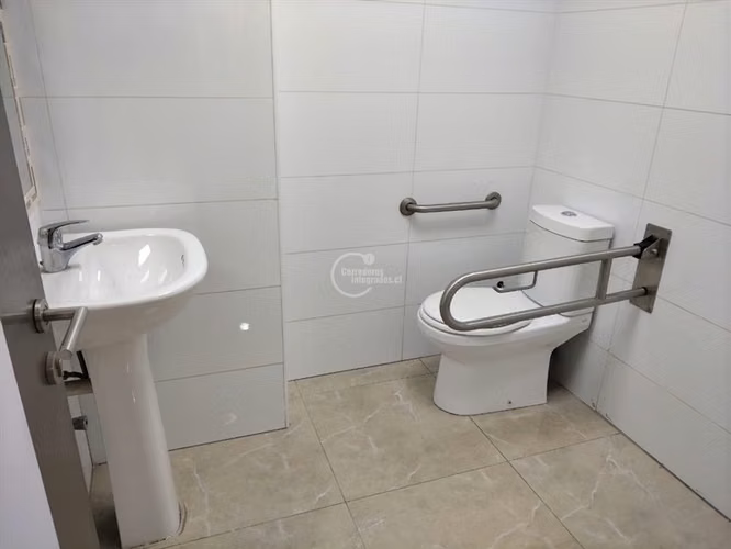 Oficina en venta en Las Condes / Metro Manquehue