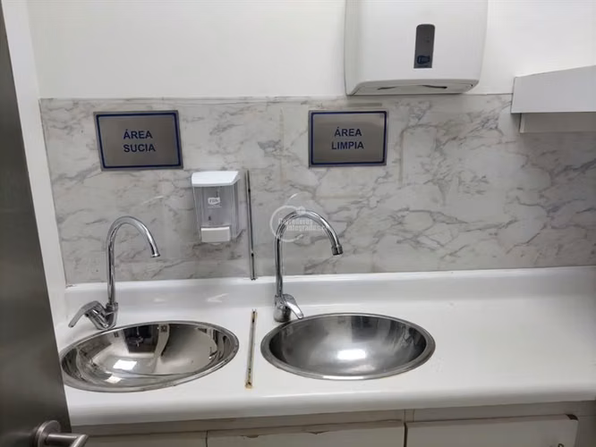 Oficina en venta en Las Condes / Metro Manquehue