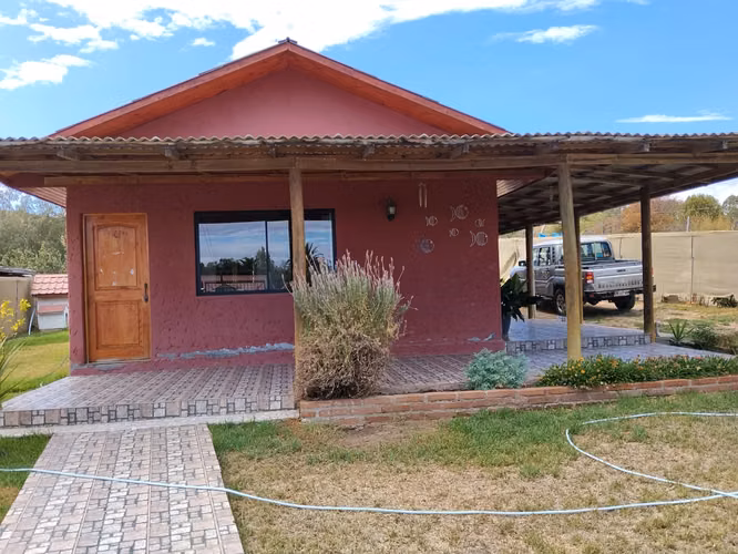 Casa en lago rapel bien ubicada