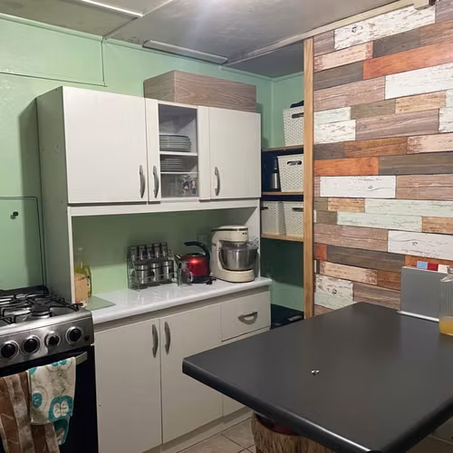 EL PRECIO ES CONVERSABLE Y LA CASA TIENE VENTANAS CON TERMOPANEL Y AISLACION TERMICA