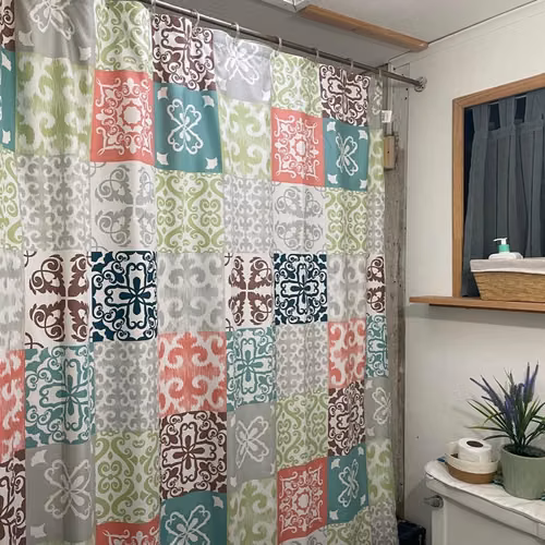 EL PRECIO ES CONVERSABLE Y LA CASA TIENE VENTANAS CON TERMOPANEL Y AISLACION TERMICA