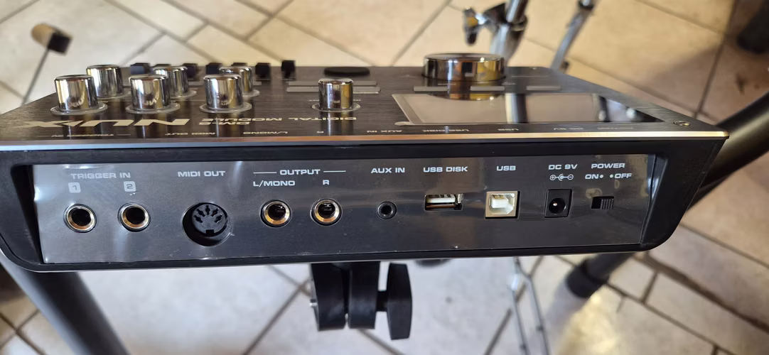 Kit De Bateria Electrónica 9 Piezas Nux Dm-8 Color Negro