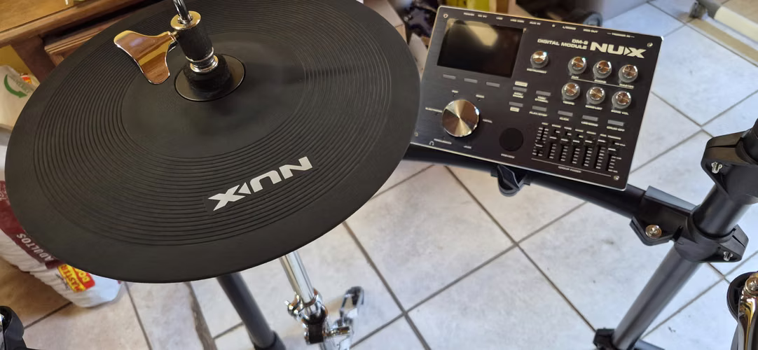 Kit De Bateria Electrónica 9 Piezas Nux Dm-8 Color Negro