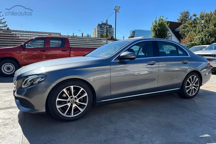 Mercedes-Benz E 200 2.0 E 200 Auto