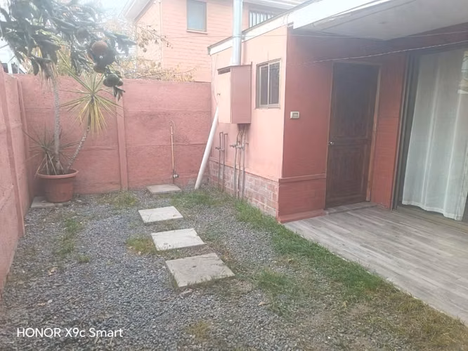 Arriendo hermosa y amplia casa en colina
