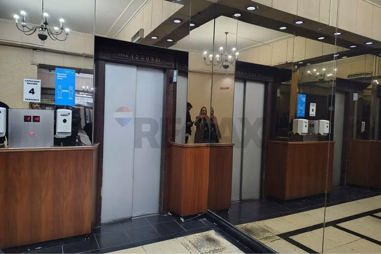 Arriendo oficina ,metro moneda