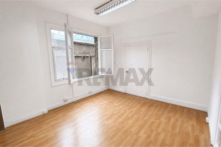 Arriendo oficina ,metro moneda