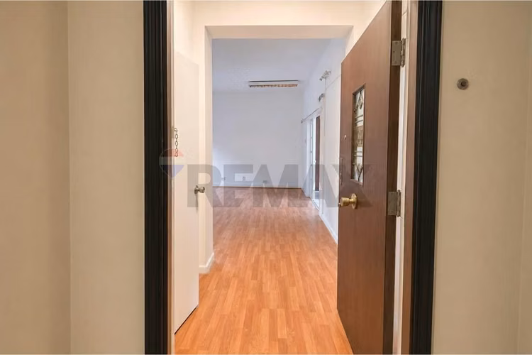 Arriendo oficina ,metro moneda