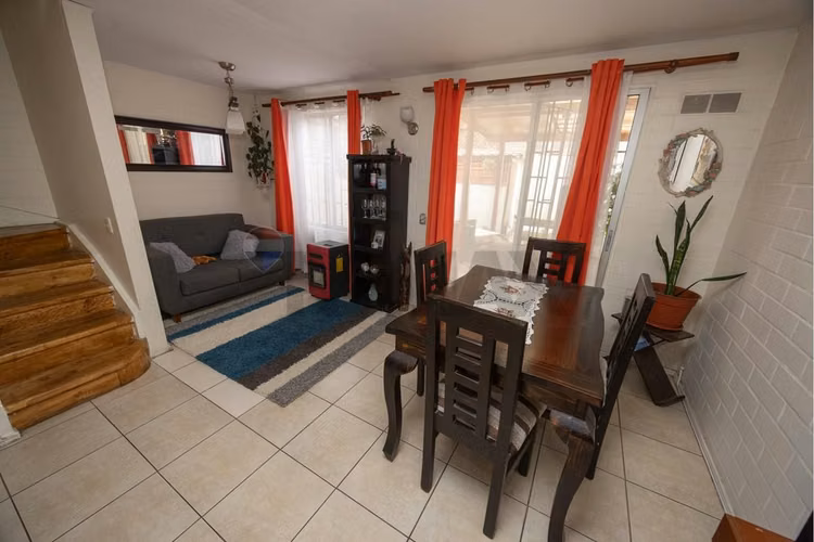 Casa en venta cond. lomas de eyzaguirre (pte alto)