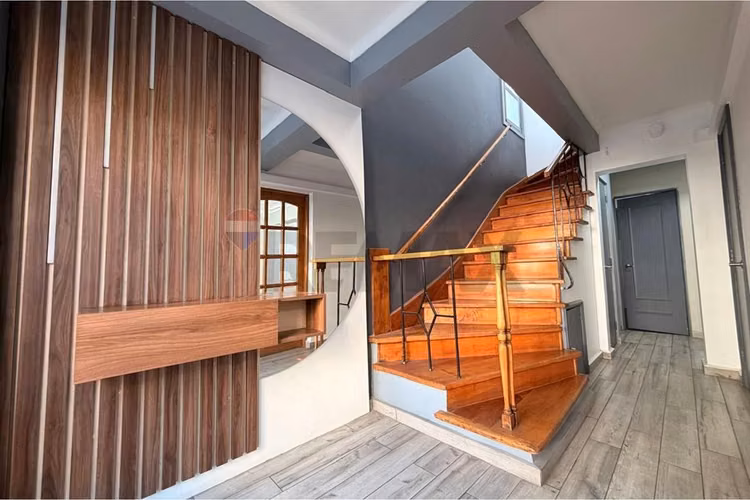 Casa 5d+3b+4 estac. plaza sucre - Imagen 2