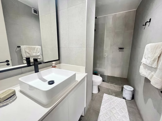 Moderno amplio departamento 2D+2B (169275)