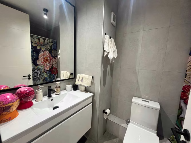 Moderno amplio departamento 2D+2B (169275)