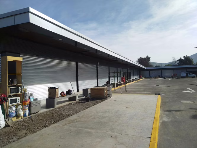 Local Strip Center Piedra Roja (169273)