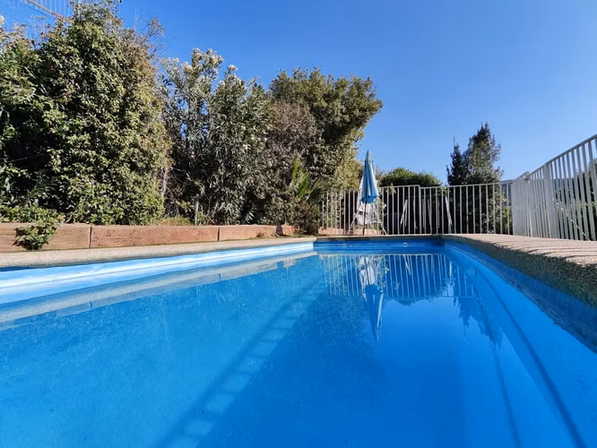 CASA CON GRAN TERRENO!!