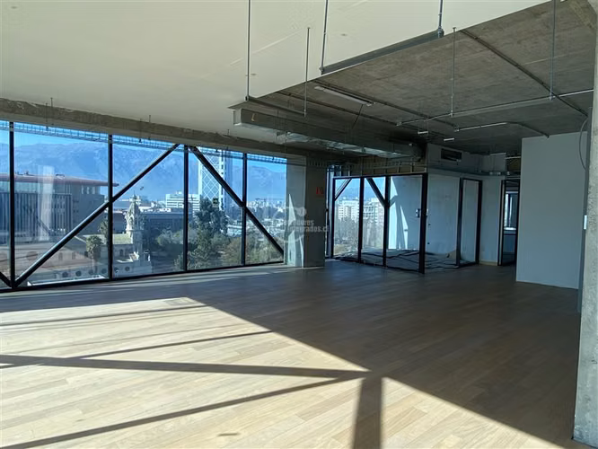 Oficina en venta en Bellavista Edificio PITS, nueva 457 m2