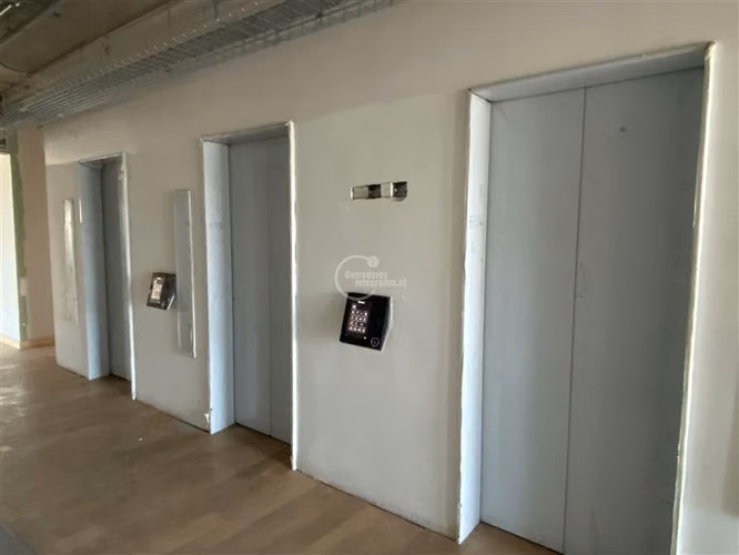Oficina en venta en Bellavista Edificio PITS, nueva 185 m2