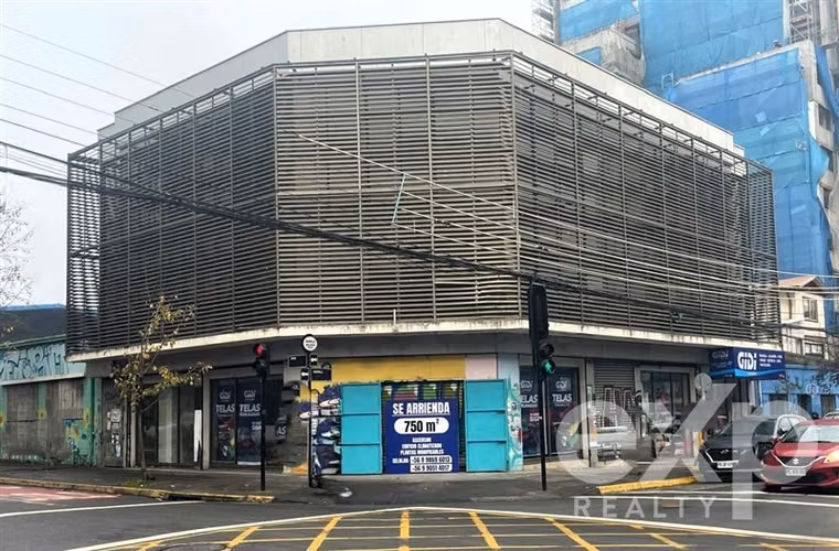 Edificio de Oficinas / Salas en arriendo en Concepción
