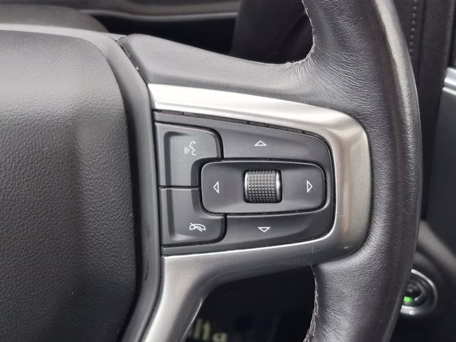 Chevrolet Silverado DCAB 4X4 SOHC 5.3 AUT 2022 - Imagen 18