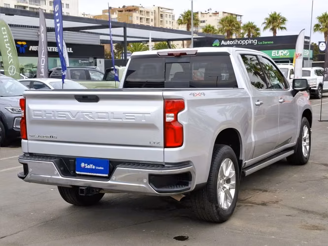 Chevrolet Silverado DCAB 4X4 SOHC 5.3 AUT 2022 - Imagen 5