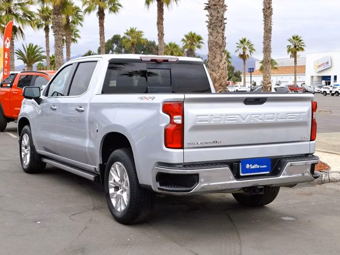 Chevrolet Silverado DCAB 4X4 SOHC 5.3 AUT 2022 - Imagen 7