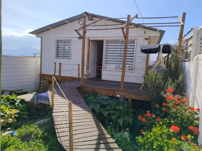 Casa en venta de 2 dorm. en La Higuera