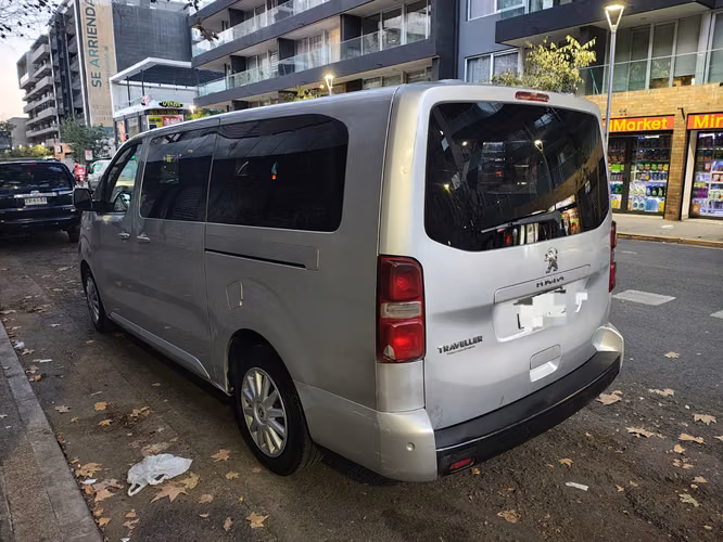 VENDO PEUGEOT TRAVELLER 2.0 DIESEL AÑO 2019