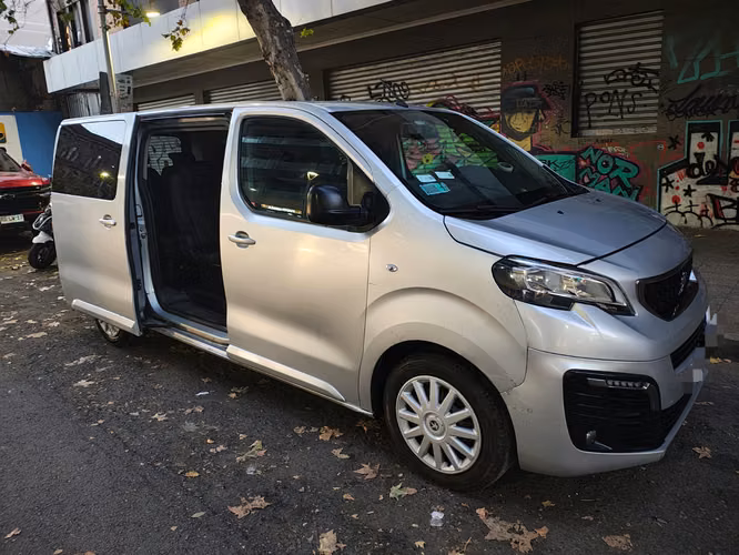 VENDO PEUGEOT TRAVELLER 2.0 DIESEL AÑO 2019