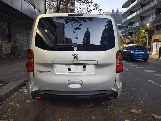 VENDO PEUGEOT TRAVELLER 2.0 DIESEL AÑO 2019