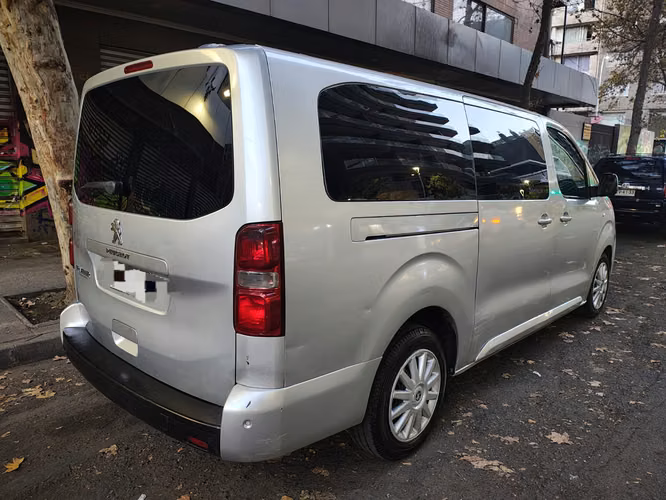 VENDO PEUGEOT TRAVELLER 2.0 DIESEL AÑO 2019