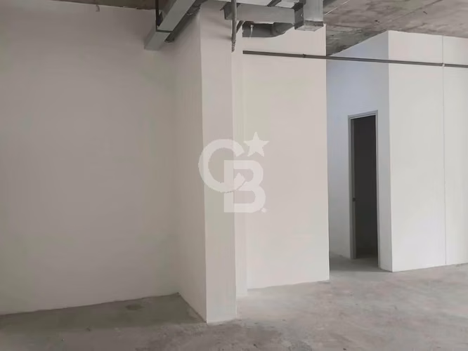 Local Comercial Ideal: Espacio Estratégico & Visible.CBG