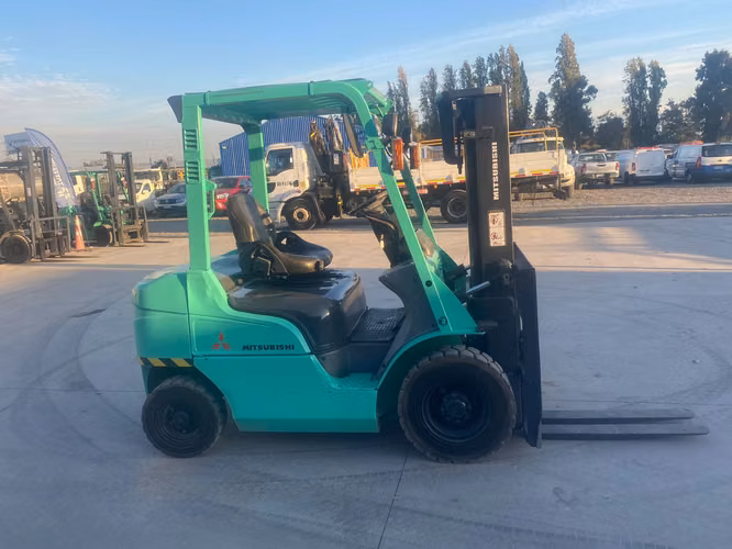 GRUA HORQUILLA BENCINA MARCA MITSUBISHI MODELO FGE20T AÑO2015