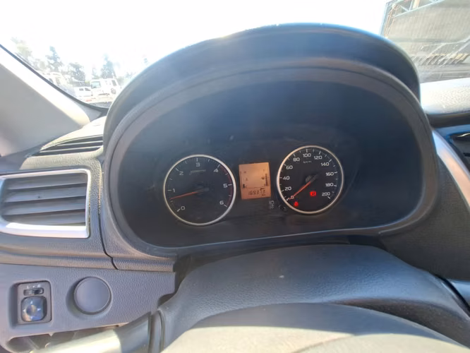 CAMIONETA  MARCA MISUBISHI MODELO L200 4X4 AÑO 2016