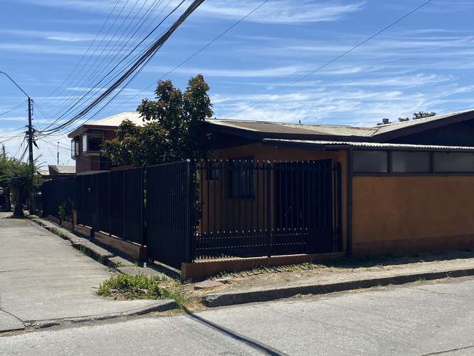 SE VENDE CASA CERCANA A ESTADIO HUACHIPATO