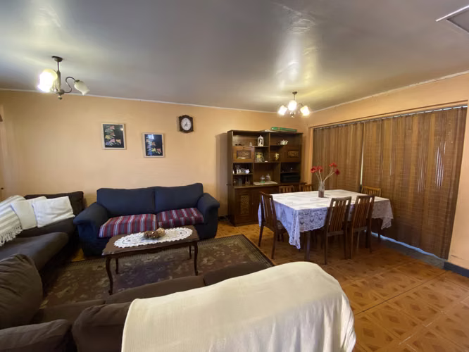 SE VENDE HERMOSA  CASA CERCANA A ESTADIO HUACHIPATO