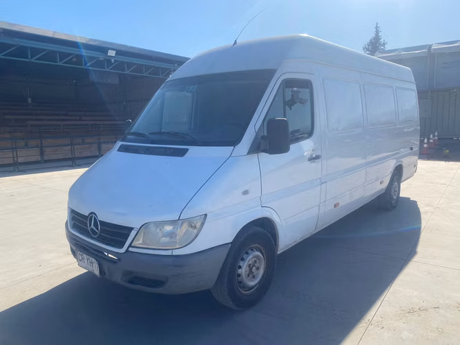 FURGON  Marca: MERCEDES BENZ Modelo: SPRINTER 313 CDI Año: 2010