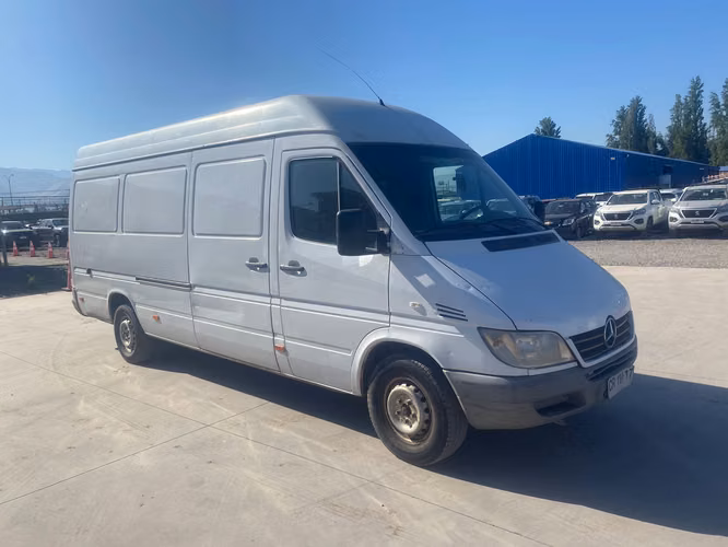 FURGON  Marca: MERCEDES BENZ Modelo: SPRINTER 313 CDI Año: 2010